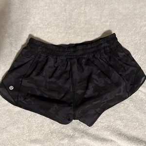 Lululemon Hotty Hot Short